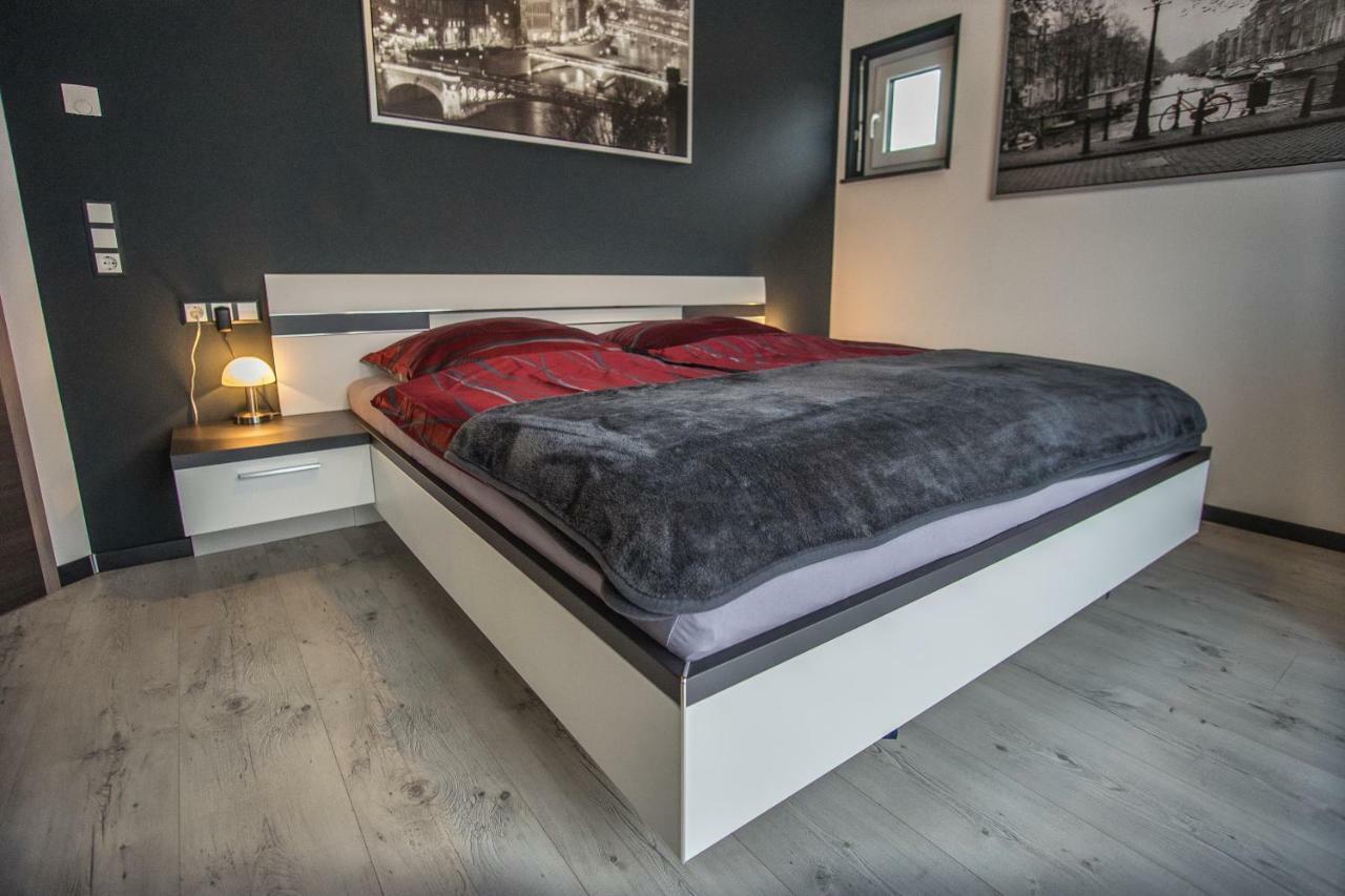 Bodensee-Fewo Modernes & Top-Ausgestattetes Appartement Incl Netflix, Fahrradgarage ウールディンゲン・ミュールホーフェン エクステリア 写真